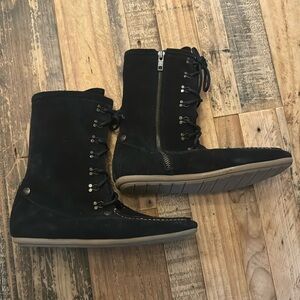 Belle Chiara Suede Mohican Style Boots Women’s US size 6.5 Eur37